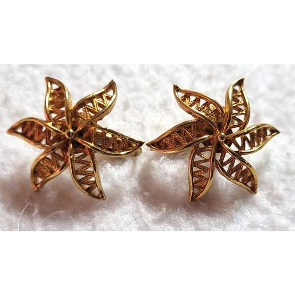 Corocraft Vintage Clip On Earrings Pinwheel Open Metal Starfish Goldtone MCM - Picture 1 of 5